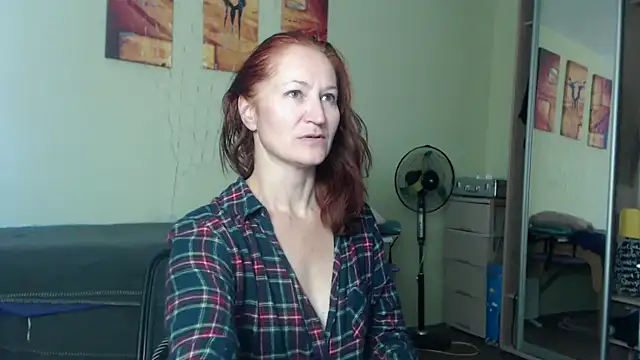 Snapshot of AmellyGrand chatting on 09-19-25, 06:37 AmellyGrand online show from 09-19-25, 06:37