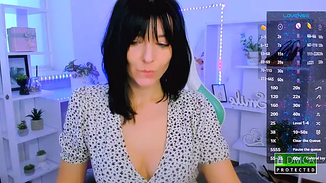 Snapshot of _Kelly__ chatting on 02-05-26, 07:35 Kelly online show from 02-05-26, 07:35