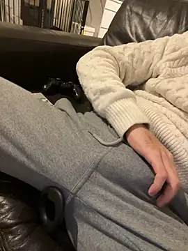 Snapshot of athenphysics chatting on 12-17-24, 03:28 athenphysics online show from 12-17-24, 03:28