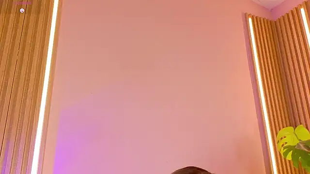 Snapshot of alison_collins chatting on 12-20-25, 07:54 alison collins online show from 12-20-25, 07:54