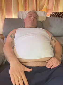 Snapshot of Russirayu chatting on 02-27-25, 03:26 Russirayu online show from 02-27-25, 03:26