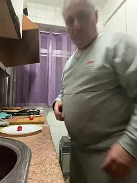 Snapshot of Russirayu chatting on 03-22-25, 07:53 Russirayu online show from 03-22-25, 07:53