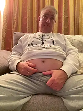 Snapshot of Russirayu chatting on 12-14-25, 10:36 Russirayu online show from 12-14-25, 10:36