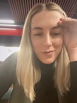 Snapshot of MommmyYummy chatting on 12-02-24, 11:12 MommmyYummy online show from 12-02-24, 11:12