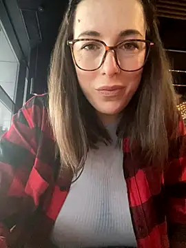 Snapshot of MommmyYummy chatting on 12-03-24, 09:22 MommmyYummy online show from 12-03-24, 09:22