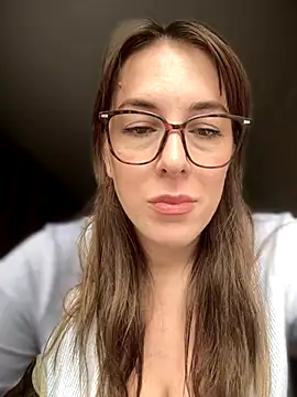 Snapshot of MommmyYummy chatting on 09-18-25, 09:44 MommmyYummy online show from 09-18-25, 09:44