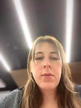 Snapshot of MommmyYummy chatting on 10-14-25, 01:01 MommmyYummy online show from 10-14-25, 01:01