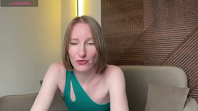 Snapshot of MonikaBos chatting on 08-06-26, 09:28 MonikaBos online show from 08-06-26, 09:28