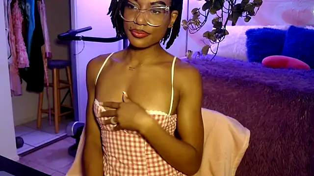 Snapshot of CocoSage chatting on 12-04-25, 11:46 CocoSage online show from 12-04-25, 11:46