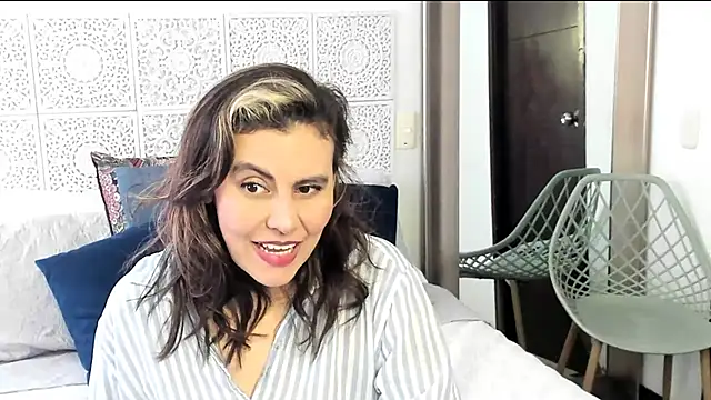 Snapshot of V_monse chatting on 02-09-25, 03:01 V monse online show from 02-09-25, 03:01