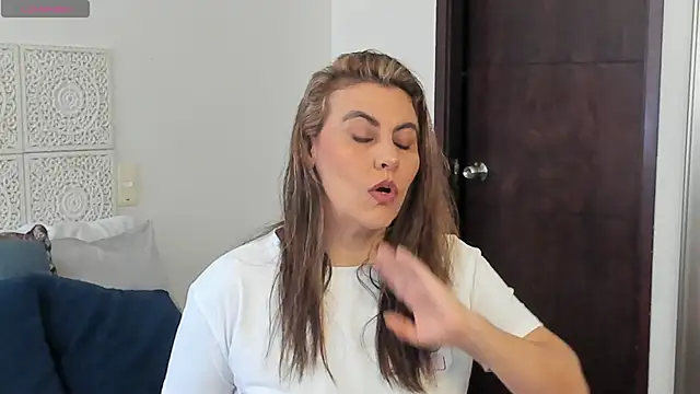 Snapshot of V_monse chatting on 09-14-25, 02:49 V monse online show from 09-14-25, 02:49