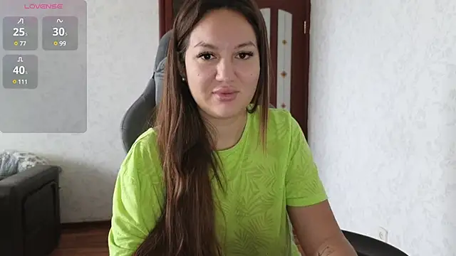 Snapshot of Nelly_Fischer chatting on 12-18-24, 07:36 Nelly Fischer online show from 12-18-24, 07:36