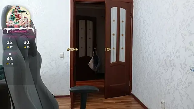 Snapshot of Nelly_Fischer chatting on 12-22-24, 03:44 Nelly Fischer online show from 12-22-24, 03:44