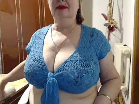 Snapshot of Secretfox chatting on 02-20-25, 10:16 Secretfox online show from 02-20-25, 10:16