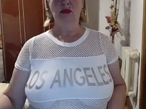 Snapshot of Secretfox chatting on 09-18-25, 09:11 Secretfox online show from 09-18-25, 09:11