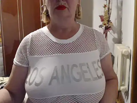 Snapshot of Secretfox chatting on 09-25-25, 03:43 Secretfox online show from 09-25-25, 03:43