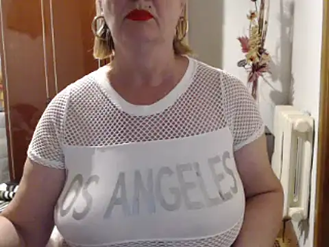 Snapshot of Secretfox chatting on 09-26-25, 03:10 Secretfox online show from 09-26-25, 03:10