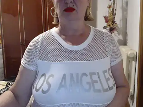 Snapshot of Secretfox chatting on 09-28-25, 05:07 Secretfox online show from 09-28-25, 05:07