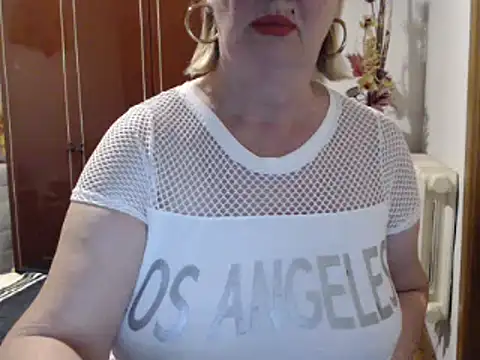 Snapshot of Secretfox chatting on 10-02-25, 03:13 Secretfox online show from 10-02-25, 03:13