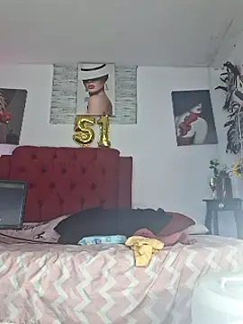 Snapshot of evelin_hott chatting on 03-12-25, 10:05 evelin hott online show from 03-12-25, 10:05