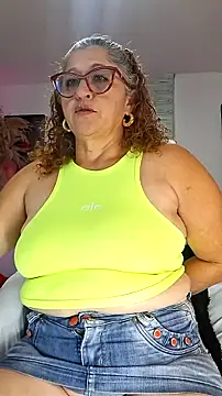 Snapshot of evelin_hott chatting on 11-27-25, 02:35 evelin hott online show from 11-27-25, 02:35