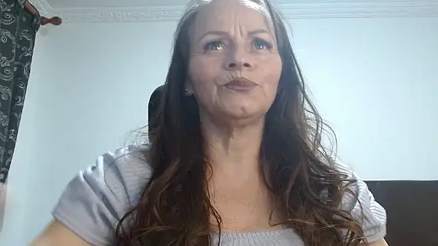 asleycavta online show from 10-26-25, 08:04