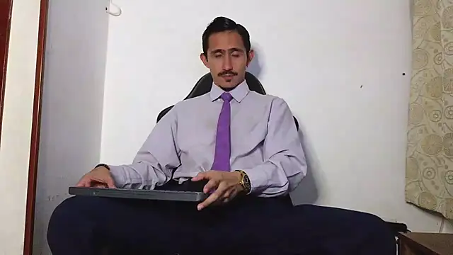 Snapshot of HomeAloneK chatting on 02-04-26, 07:31 HomeAloneK online show from 02-04-26, 07:31