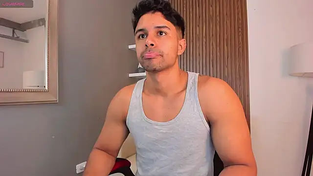 Snapshot of liam_collins21 chatting on 02-06-25, 11:43 liam collins21 online show from 02-06-25, 11:43