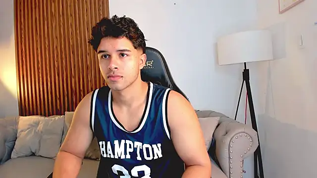 Snapshot of liam_collins21 chatting on 11-08-25, 11:54 liam collins21 online show from 11-08-25, 11:54