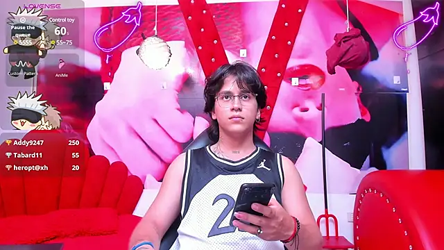 Snapshot of alex_477 chatting on 02-10-25, 05:52 alex 477 online show from 02-10-25, 05:52
