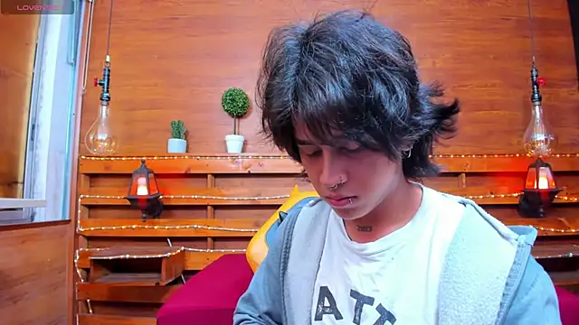 Snapshot of alex_477 chatting on 02-20-25, 11:31 alex 477 online show from 02-20-25, 11:31