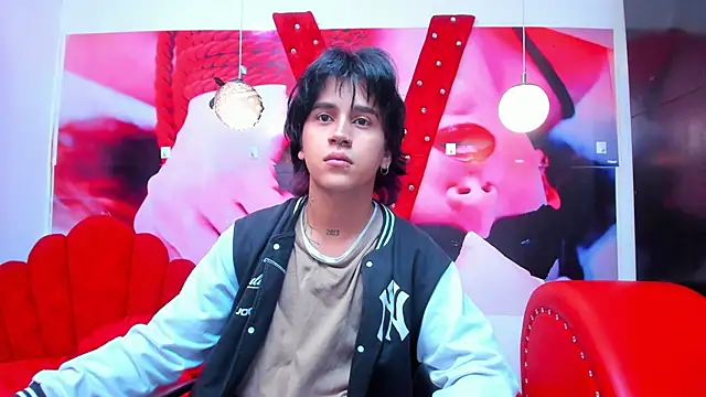 Snapshot of alex_477 chatting on 03-19-25, 11:39 alex 477 online show from 03-19-25, 11:39