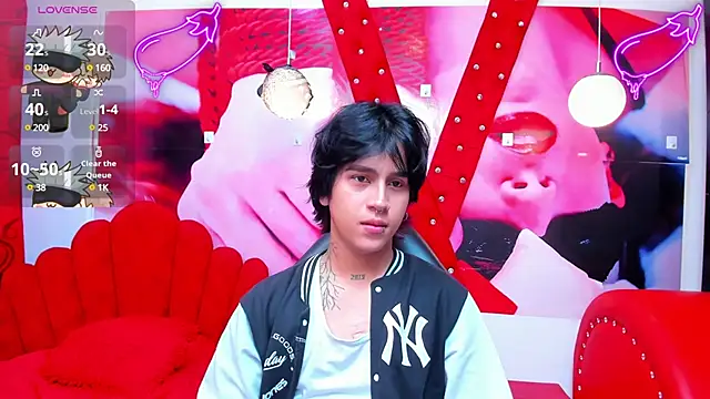 Snapshot of alex_477 chatting on 03-21-25, 11:33 alex 477 online show from 03-21-25, 11:33