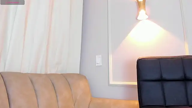 Lia walton online show from 01-11-25, 12:07