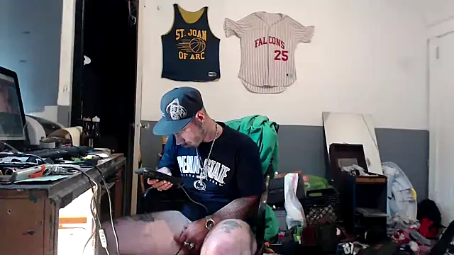 sledge901 online show from 10-18-25, 05:46