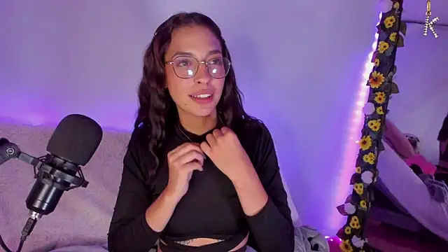 Snapshot of KATERAW chatting on 01-15-25, 03:43 KATERAW online show from 01-15-25, 03:43