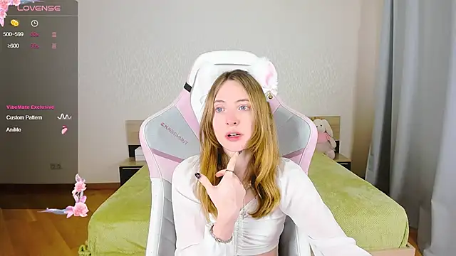 Cowell Adelina online show from 10-19-25, 09:32