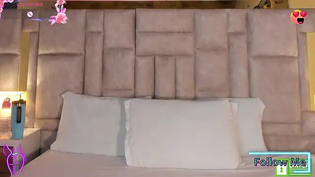 Miss Abigail  online show from 02-24-25, 01:10