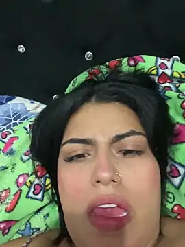 Snapshot of kiana_cream chatting on 02-28-25, 04:10 kiana cream online show from 02-28-25, 04:10