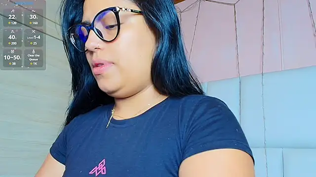 Snapshot of kiana_cream chatting on 03-01-25, 12:34 kiana cream online show from 03-01-25, 12:34