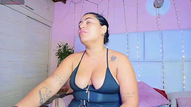 Snapshot of kiana_cream chatting on 03-02-25, 11:50 kiana cream online show from 03-02-25, 11:50