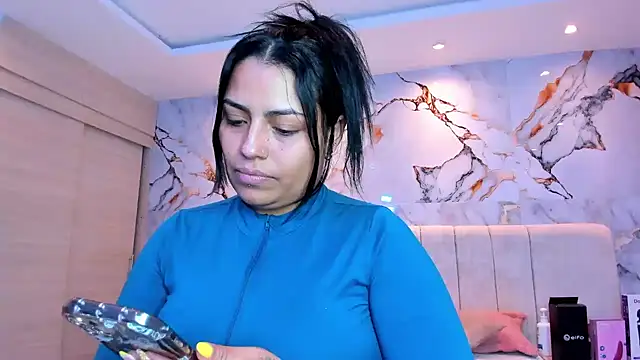 kiana cream online show from 04-22-26, 01:08