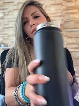 Snapshot of _Abril-Office1 chatting on 11-04-25, 03:22 Abril-Office1 online show from 11-04-25, 03:22