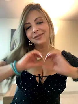 Snapshot of _Abril-Office1 chatting on 11-10-25, 01:10 Abril-Office1 online show from 11-10-25, 01:10