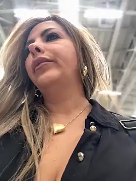 Snapshot of _Abril-Office1 chatting on 11-24-25, 03:56 Abril-Office1 online show from 11-24-25, 03:56