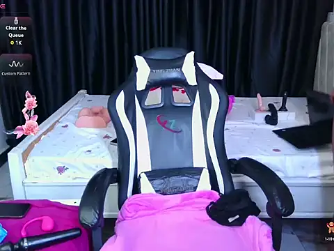 Pretty-shally online show from 06-01-26, 12:23
