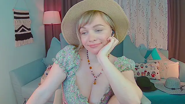 NandiSmile online show from 02-19-25, 08:52