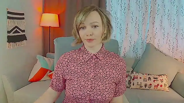 Snapshot of NandiSmile chatting on 01-09-26, 07:22 NandiSmile online show from 01-09-26, 07:22