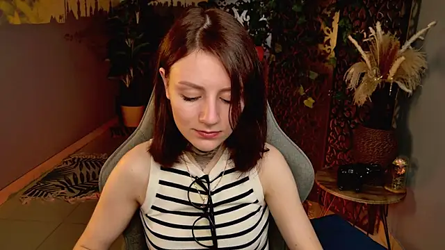 Snapshot of VeliraBraitberg chatting on 07-28-26, 12:48 VeliraBraitberg online show from 07-28-26, 12:48