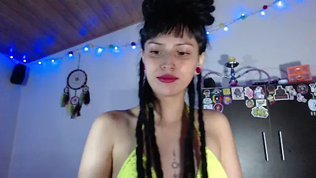 Snapshot of Gaby_cute_16 chatting on 05-30-26, 03:36 Gaby cute 16 online show from 05-30-26, 03:36